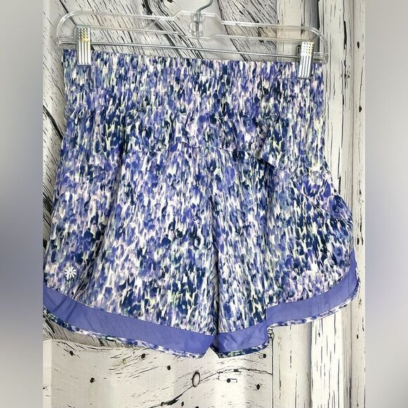 Athleta high-rise mesh racer run 3" short. Size Small EUC - Picture 4 of 8